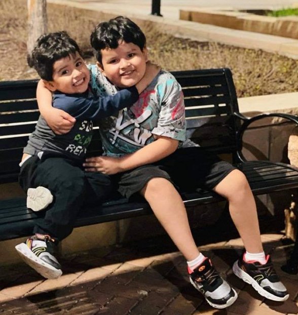 Carlitos-and-his-little-brother